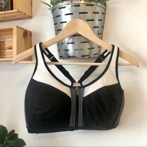 NWOT Victoria’s Secret Front-Zip Sports Bra